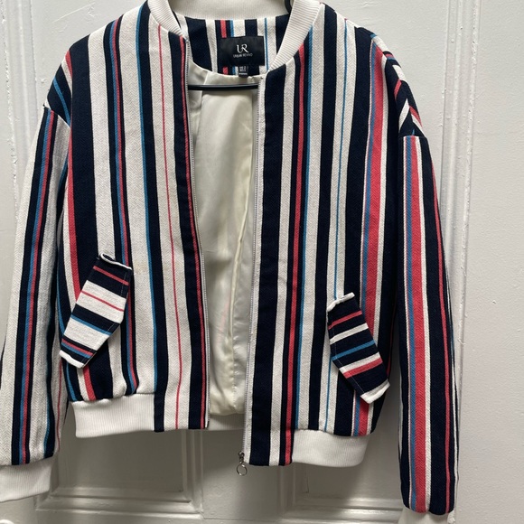 Vest - Picture 3 of 3